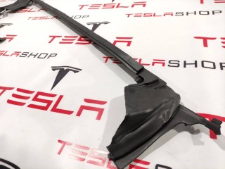 Уплотнитель стекла внутренний двери, ориг. номер 1032178-00-D, Tesla Model X 2015-2021