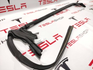 Уплотнитель стекла внутренний двери, ориг. номер 1032178-00-D, Tesla Model X 2015-2021