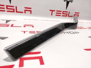 Накладка декоративная обшивки двери, ориг. номер 1035788-12-C, Tesla Model X 2015-2021