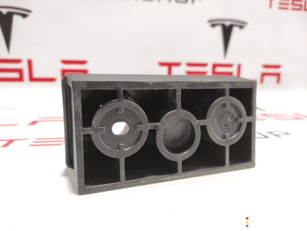 Опора под домкрат (подушка) Tesla Model X 2015-2021, 1045887-00-B, фото 3