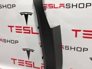 Накладка стойки А, ориг. номер 1035963-00-C, Tesla Model X 2015-2021