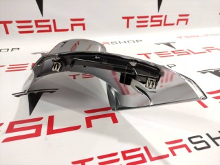 Накладка хромированная 2-го ряда сидения, ориг. номер 1062963-00-A, Tesla Model X 2015-2021