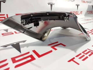 Накладка хромированная 2-го ряда сидения, ориг. номер 1062970-00-A, Tesla Model X 2015-2021