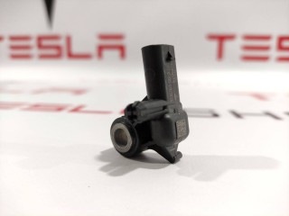 прочая запчасть, ориг. номер 1036761-00-A, Tesla Model S 2012-2016
