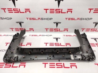 Накладка стекла, подъемной задней двери, ориг. номер 1051545-04-I, Tesla Model X 2015-2021