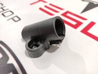 Корпус упора крышки багажника, ориг. номер 1051428-00-C, Tesla Model X 2015-2021