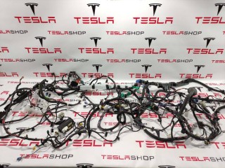 Электропроводка салона, ориг. номер 1047281-00-E, 1072429-62-A, Tesla Model X 2015-2021