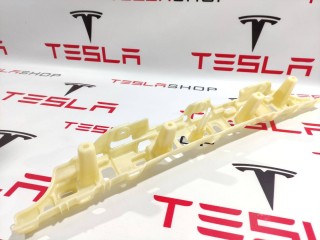 Кронштейн накладки, подъемной задней двери, ориг. номер 1055049-04-E, Tesla Model X 2015-2021