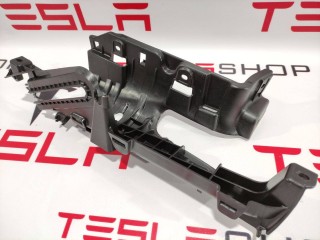 Кронштейн накладки, подъемной задней двери, ориг. номер 1055050-04-J, Tesla Model X 2015-2021