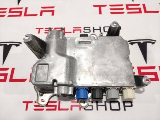 Джаншен бокс передний, ориг. номер 1049678-00-G, Tesla Model X 2015-2021