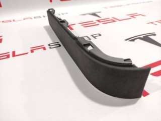 Накладка подъемной задней двери, ориг. номер 1055024-00-B, Tesla Model X 2015-2021