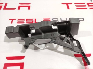 Кронштейн накладки, стойки C, ориг. номер 1056083-00-C, 1051825-00-C, Tesla Model X 2015-2021