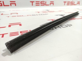 Уплотнитель стекла внутренний двери, ориг. номер 1038407-00-A, 1038408-00-A, Tesla Model S