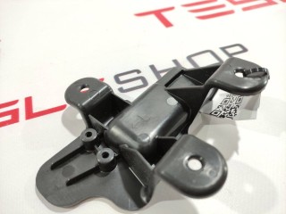 прочая запчасть, ориг. номер 1008413-00-C, Tesla Model S 2012-2016