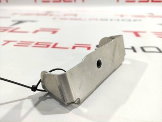 прочая запчасть, ориг. номер 1003140-00-B, Tesla Model S 2012-2016