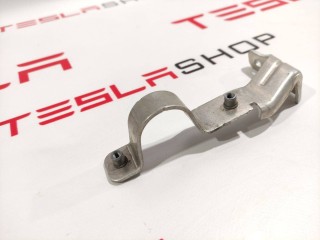 Кронштейн крепления 4-ходового клапана, ориг. номер 1031699-00-C, Tesla Model S