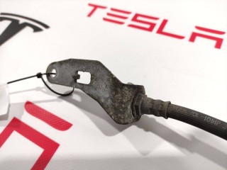 Кронштейн крепления тормозного шланга, ориг. номер 6006356-00-Z, Tesla Model S 2012-2016