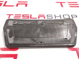 Демпферная пластина крепления номерного знака, ориг. номер 1061912-00-C, Tesla Model S