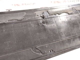 Демпферная пластина крепления номерного знака, ориг. номер 1061912-00-C, Tesla Model S