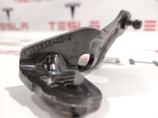 Кронштейн амортизатора капота (шаровый), ориг. номер 1089586-00-C, Tesla Model 3 2017-2021