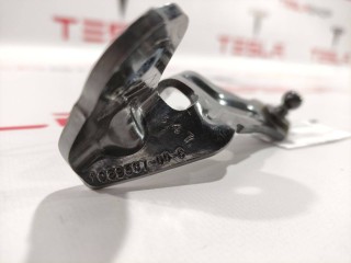 Кронштейн амортизатора капота (шаровый), ориг. номер 1089587-00-C, Tesla Model 3 2017-2021