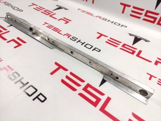 Планка держатель кронштейна АКБ, ориг. номер 1109808-00-C, Tesla Model 3 2017-2021