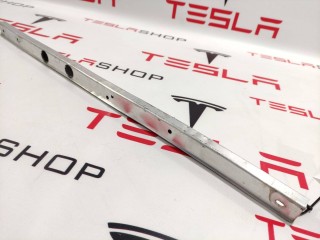 Планка держатель кронштейна АКБ, ориг. номер 1109808-00-C, Tesla Model 3 2017-2021