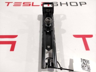 Кронштейн крепления ремня безопасности, ориг. номер 1068130-01-B, Tesla Model 3 2017-2021