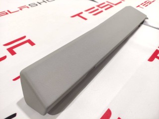 Накладка нижняя бардачка, ориг. номер 1002301-09-B, Tesla Model S 2012-2016