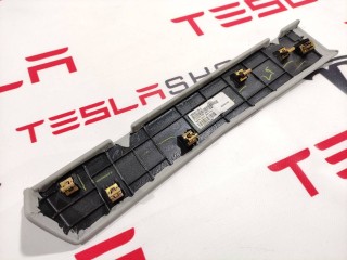 Накладка нижняя бардачка, ориг. номер 1002301-09-B, Tesla Model S 2012-2016