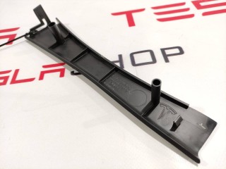 Накладка стойки А, (средняя высота), ориг. номер 1002515-00-D, Tesla Model S 2012-2016