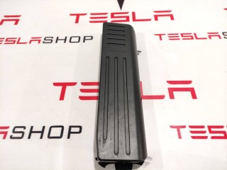 Панель для отдыха ноги водителя, ориг. номер 6005968-00-C, 6005968-88-C, Tesla Model S 2012-2016