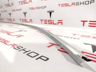 Молдинг кузова боковой, ориг. номер 1083520-00-D, 1083520-00-C, Tesla Model 3 2017-2021