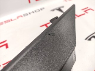 Накладка ремня безопасности стойки С, ориг. номер 1086281-00-F, Tesla Model 3 2017-2021