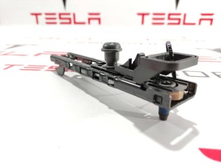 прочая запчасть, ориг. номер 1068130-01-B, Tesla Model 3 2017-2021
