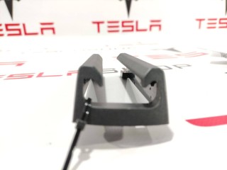 Заглушка салазки сиденья, ориг. номер 1097490-00-C, Tesla Model 3 2017-2021