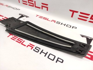 Накладка стойки B, наружная, ориг. номер 1004534-00-B, Tesla Model S 2012-2016