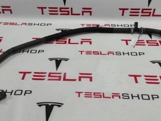 Шланг охлаждения (чарджера), ориг. номер 1006252-00-F, Tesla Model S 2012-2016
