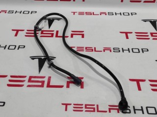 Дренажная трубка панорамной крыши, ориг. номер 1013245-00-F, Tesla Model S 2012-2016