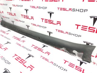 Накладка порога рокерной панели, ориг. номер 1089828-00-D, Tesla Model 3 2017-2021