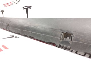 Накладка порога рокерной панели, ориг. номер 1089828-00-D, Tesla Model 3 2017-2021