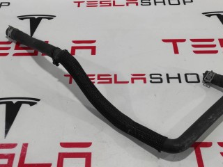 Шланги охлаждающей жидкости заднего малого электромотора, ориг. номер 1058001-00-E, Tesla Model S 2012-2016