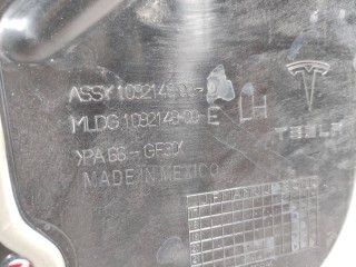 Накладка внутренняя двери, ориг. номер 1092146-00-C, Tesla Model 3 2017-2021