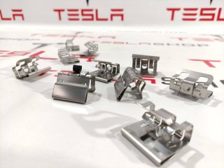 Клипса бокса, ориг. номер 1009509-00-B, Tesla Model S