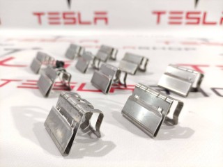 Клипса бокса, ориг. номер 1009509-00-B, Tesla Model S