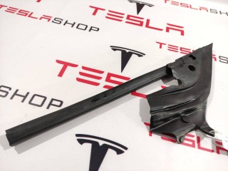 Уплотнитель форточки двери, ориг. номер 1090502-00-G, Tesla Model 3 2017-2021
