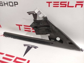 Уплотнитель форточки двери, ориг. номер 1090502-00-G, Tesla Model 3 2017-2021