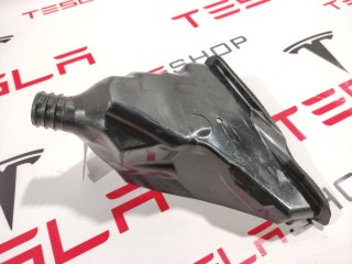Водосборник крышки багажника, ориг. номер 1046659-00-E, Tesla Model X 2015-2021