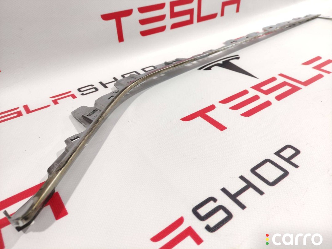 Декоративная вставка центральной консоли Tesla Model Y 2020-2026, 1097165-00-E, фото 2