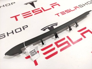 Планка центральной панели, ориг. номер 1130988-00-C, Tesla Model Y 2020-2026